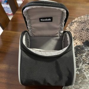 Kodak Digital camera case With Removable Divider Black